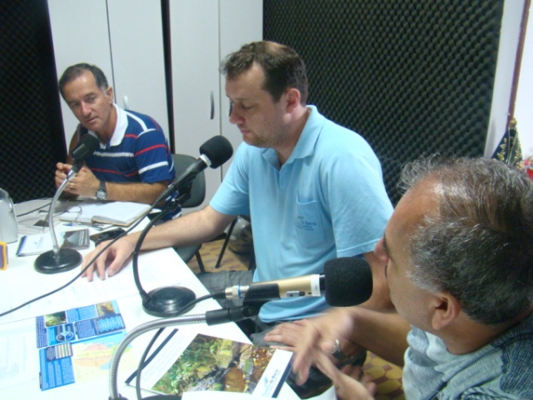 Comitê expõe seus trabalhos em rádio comunitária