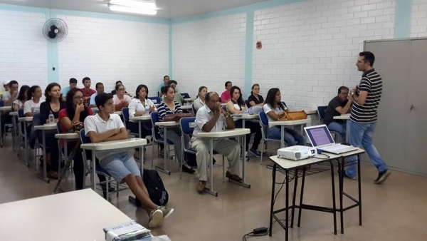 Comitê Rio do Peixe realiza palestra para alunos do IFC de Fraiburgo