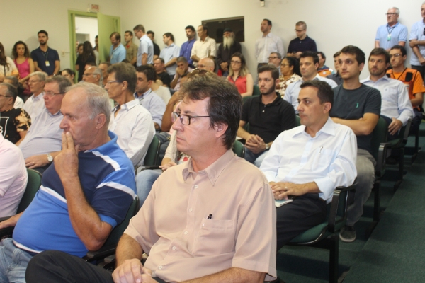 Comitê Tubarão participa de seminário Enchente de 74