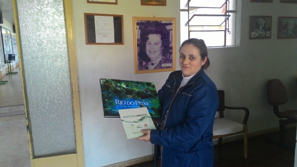 Escola EEB Prof. Maura de Senna Pereira recebe a visita do Comitê Rio do Peixe.