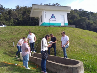 COMITIVA VISITA ESTAÇÃO DE TRATAMENTO DE ESGOTO DE RANCHO QUEIMADO