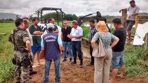 FISCALIZAÇÃO NO RIO PEREQUÊ AVALIA LEGALIDADES AMBIENTAIS