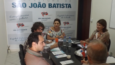 EQUIPE DA UFSC PARTICIPA DE REUNIÕES COM PREFEITOS E SECRETÁRIOS