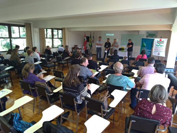 Uso da água no espaço rural é tema de capacitação de técnicos agrícolas em Araranguá