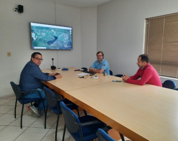 Drone auxilia estudos sobre canais extravasores em parceria AMUREL e Comitê da Bacia.