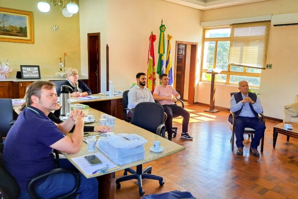 Comitê Tubarão e Complexo Lagunar visita prefeitura de Capivari de Baixo