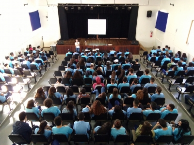 CRESCE PARCERIA ENTRE COMITÊ E ESCOLA DE SÃO JOÃO BATISTA PARA RESTAURAÇÃO DA MATA CILIAR