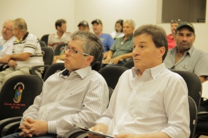 Prefeito e Vice-prefeito de Turvo, Ronaldo Carlessi e Tiago Zilli acompanham reunião do Plano de Bacia 