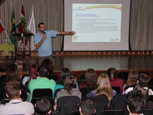 Palestra encerra a Semana Acadêmica de Engenharia Ambiental e Sanitária