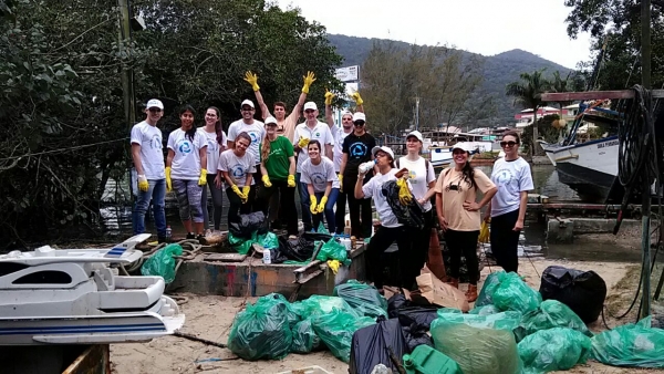 COMITÊ ENGAJADO EM AÇÃO DE LIMPEZA DE RIOS, PRAIAS E PRAÇAS