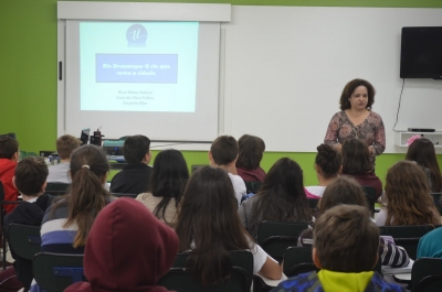 Estudantes acompanham palestra sobre o Rio Urussanga