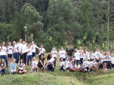 AÇÃO AMBIENTAL MOBILIZA ESTUDANTES DE ANGELINA