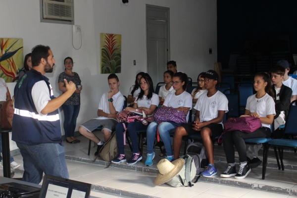 Ações de Educação Ambiental do Comitê Itapocu no mês da Água